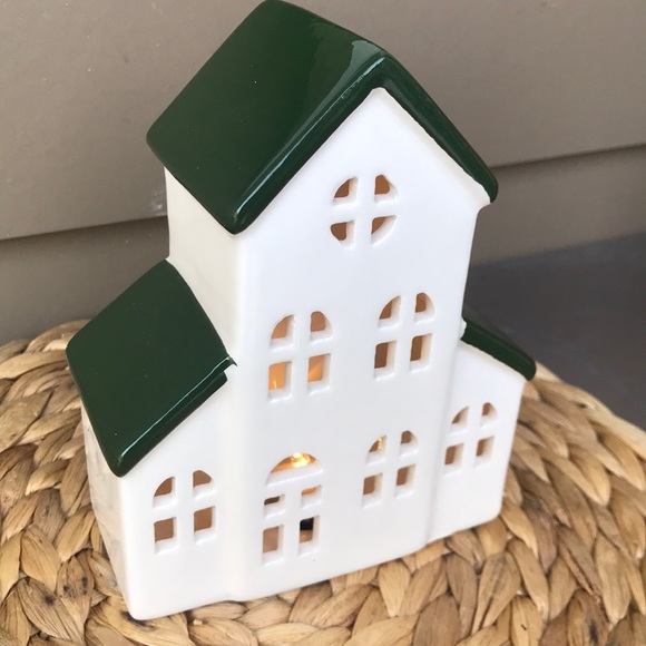 Lighted House Decoration - Picture 3 of 16